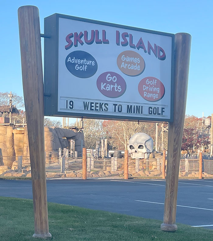 Skull Island sign