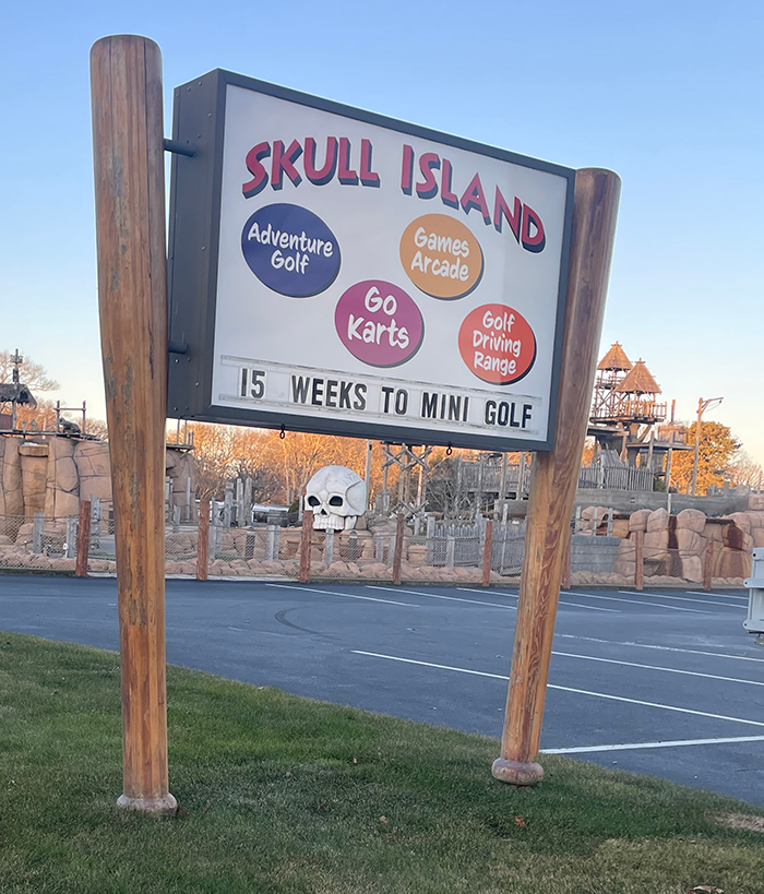 Skull Island sign